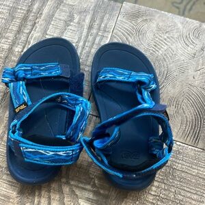Boys Teva sandals size 7